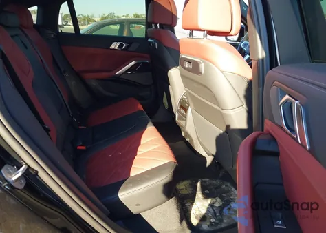 2026 BMW X6 xDrive40I z USA, uszkodzony, nr VIN 5UX33EX01T9303813